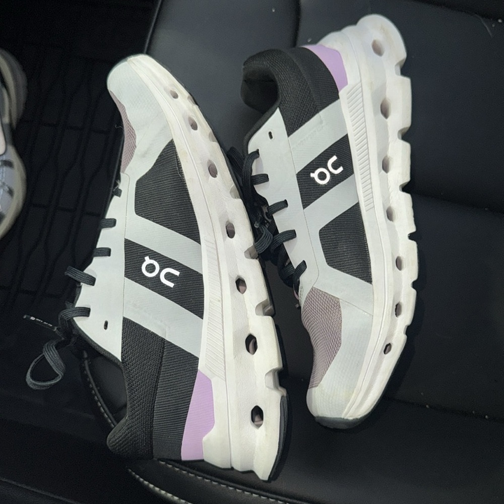 On CloudRunner Training Sneakers